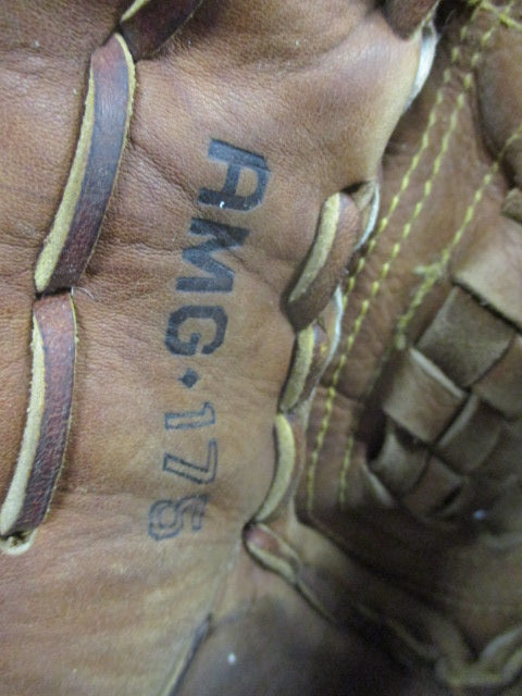 Load image into Gallery viewer, Vintage Nokona AMG 175 12&quot; Leather Baseball Glove
