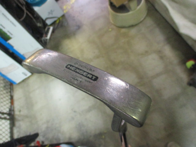 Load image into Gallery viewer, Used Dunlop Hm-1 35.5&quot; Putter
