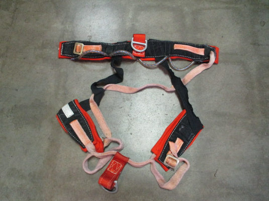 Used J.E. Weinel Inc Orange Harness