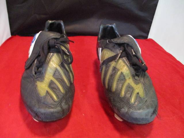 Load image into Gallery viewer, Used Adidas Youth Outdoor Soccer Shoes Size 5
