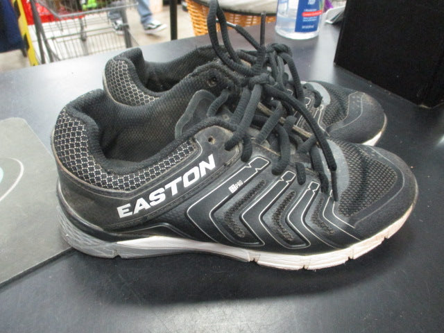 Load image into Gallery viewer, Used Easton Turf Cleats Size 3
