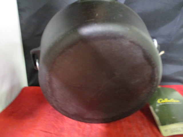 Load image into Gallery viewer, Used Cabela&#39;s 10&quot; Cast Iron Dutch Oven -Does Not Have Lid
