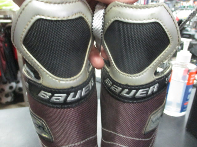 Load image into Gallery viewer, Used Bauer Vapor Stream Junior Hockey Skates Size 1EE
