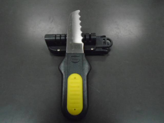 Load image into Gallery viewer, Used Underwater Kinetics Remora HYDRALLOY Blunt Tip Dive Knife
