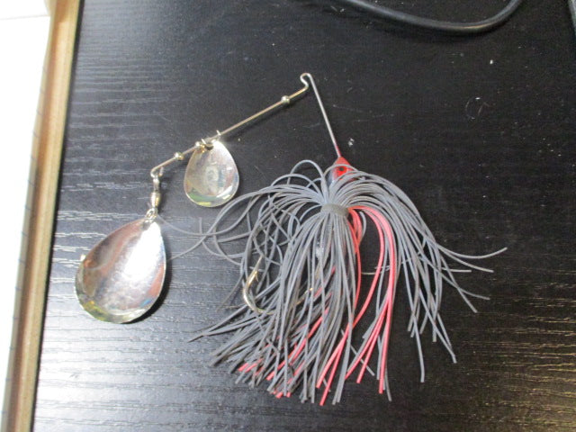 Load image into Gallery viewer, Used Red &amp; Black Spinner Bait Lure
