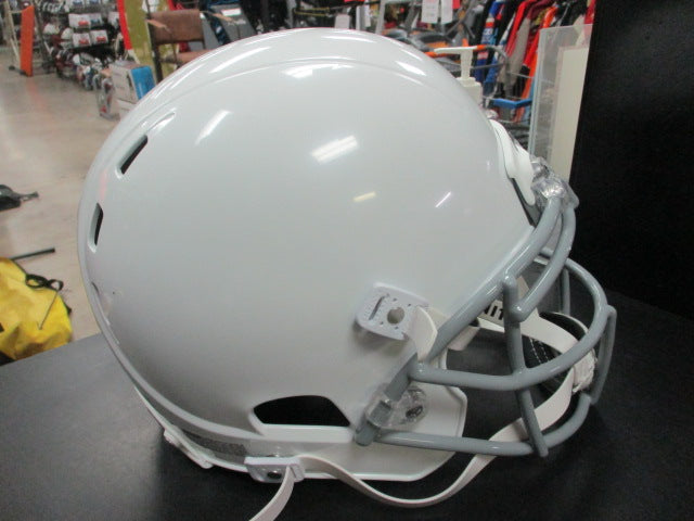 Load image into Gallery viewer, New Xenith X2E+ Youth White Helmet &amp; Grey XRS-21X Facemask/Standard Fit Medium
