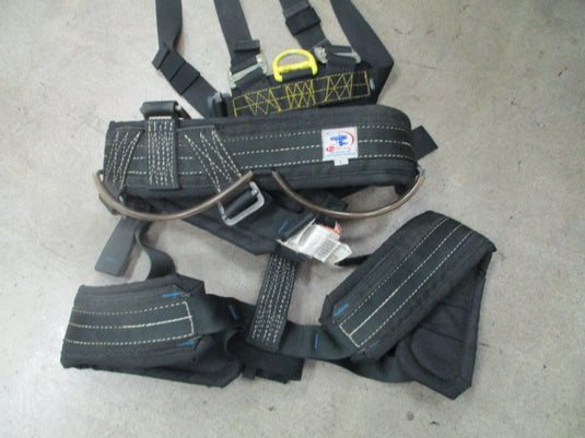 Used CMC Pro Series Harness System Size Large No liability