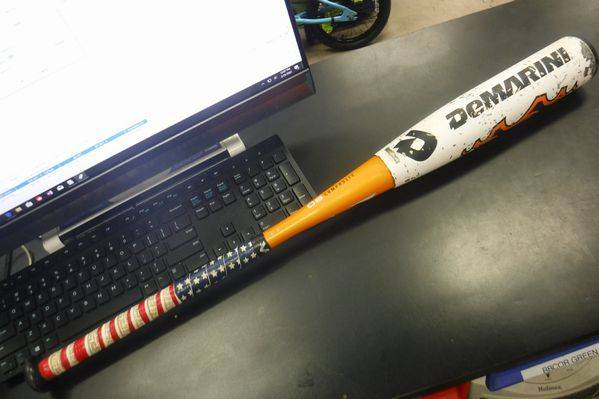 Load image into Gallery viewer, Used Demarini Vexxum 31&quot; 21oz Baseball Bat
