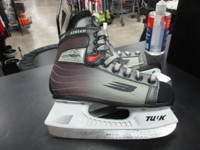 Load image into Gallery viewer, Used Bauer Vapor Stream Junior Hockey Skates Size 1EE
