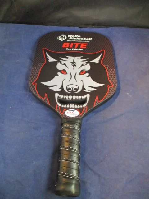 Load image into Gallery viewer, New Wolfe Pickleball BITE Gen 2 Series Paddle
