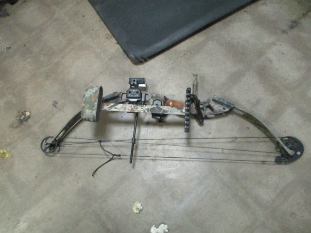 Load image into Gallery viewer, Used Mossy Oaks PSE Citation II Bow w/ Quiver
