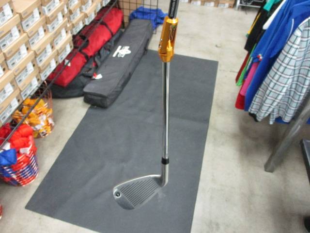 Load image into Gallery viewer, Used SKLZ Refiner Pro Iron Training Club Dual-hinged training clubs
