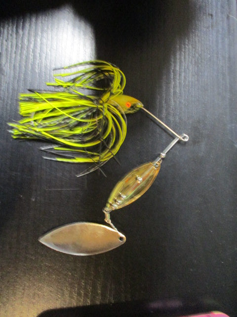 Load image into Gallery viewer, Used Gold Spinnerbait Lure
