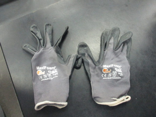Used MaxiFoam G-Tek Gloves Size Small