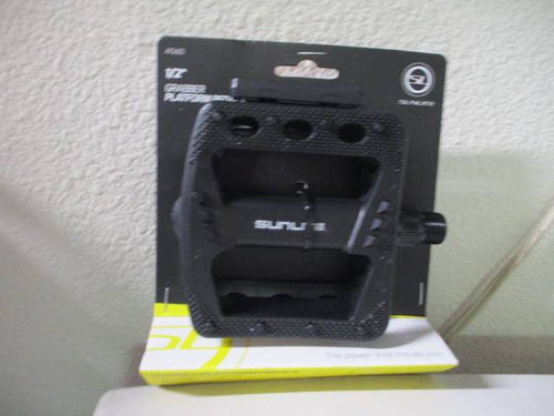 New Sunlite Grabber Platform Pedals 1/2