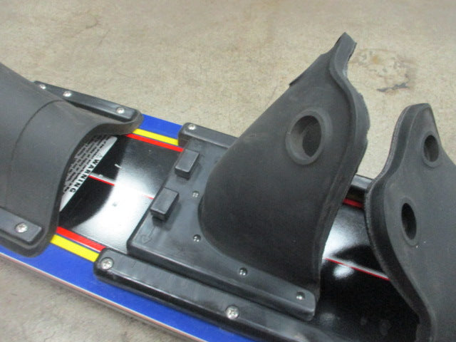 Load image into Gallery viewer, Used Redline Kidder Combo Water Skis 66&quot; (One Fin Has Damage)
