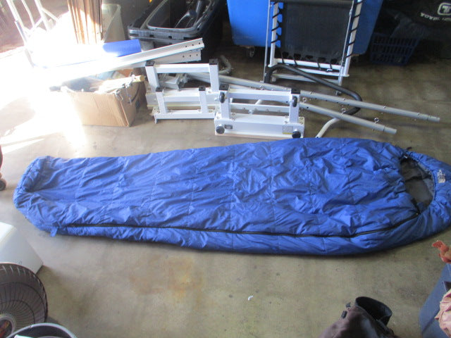 Load image into Gallery viewer, Used The North Face Long Sleeping Bag (No Stuff Sack)
