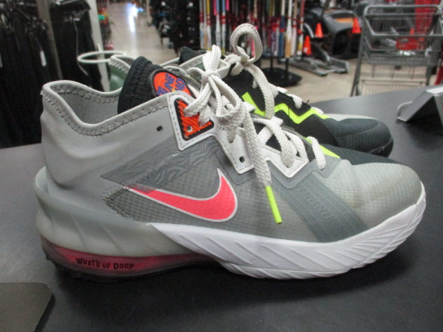 Load image into Gallery viewer, Used Nike What&#39;s Up Doc Basketball Shoes Size 5
