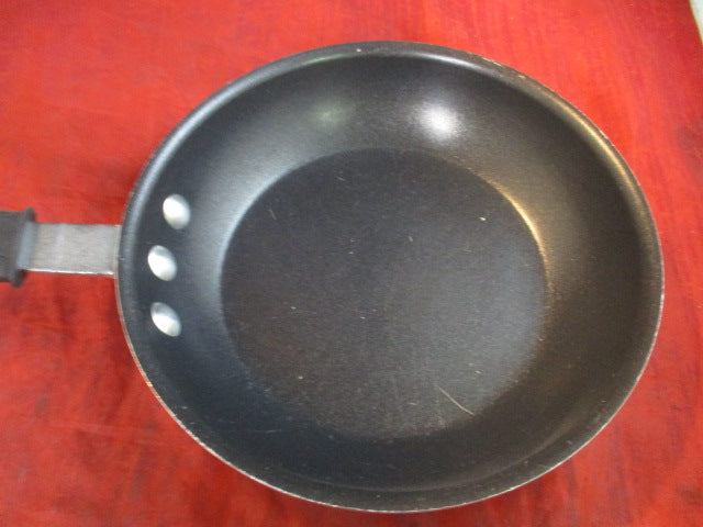 Load image into Gallery viewer, Used Wearever Cooking Pan - 8&quot;
