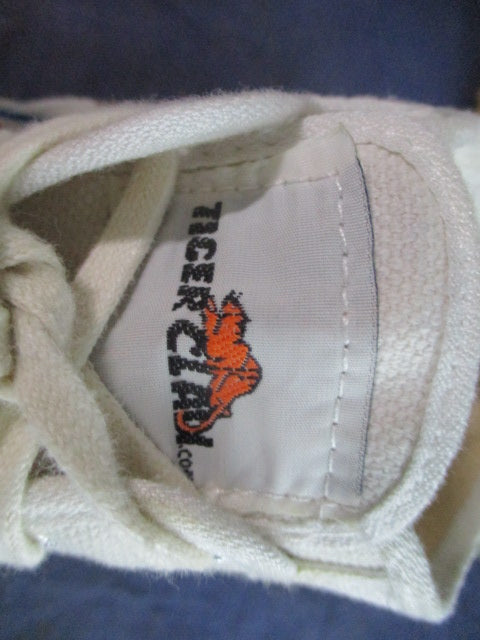 Load image into Gallery viewer, Used Feiyue Tiger Claw High Top Martial Arts Shoes size 35 / Youth 4
