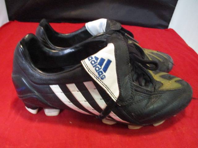 Load image into Gallery viewer, Used Adidas Youth Outdoor Soccer Shoes Size 5
