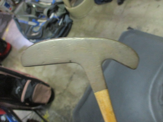 Load image into Gallery viewer, Used Vintage Otey Crisman INN 35&quot; Hickory Wood Shaft Putter
