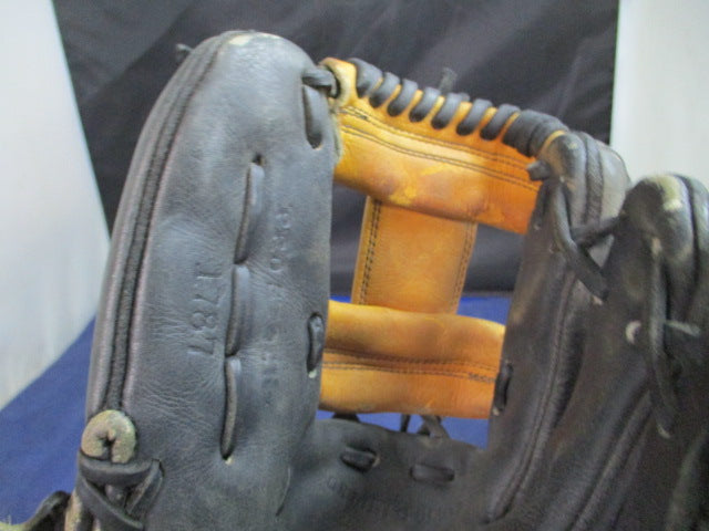 Load image into Gallery viewer, Used Wilson A2000 Pro Stock 1787 Baseball Glove
