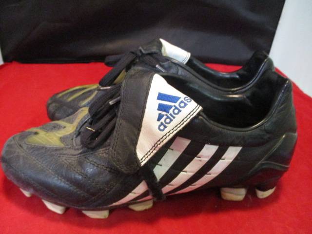 Load image into Gallery viewer, Used Adidas Youth Outdoor Soccer Shoes Size 5
