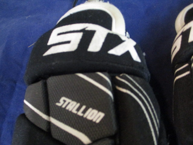 Load image into Gallery viewer, Used STX Stallion 50 Lacrosse Gloves Size Youth
