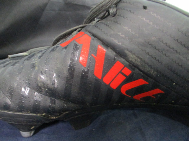 Load image into Gallery viewer, Used Adidas Malice SG Rugby Boots Adult Size 13.5 w/ tool
