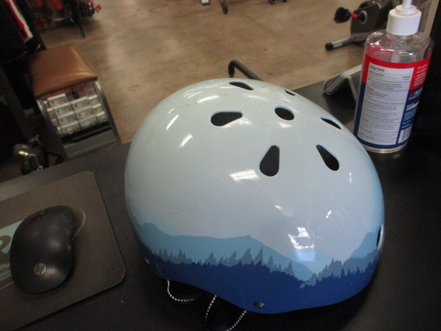 Load image into Gallery viewer, Used Nutcase Skate/Bike Helmet Size Small (Missing Side Pads)
