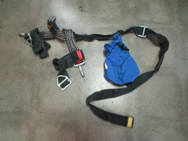 Load image into Gallery viewer, Used Black CMC Lifesaver Victim Harness
