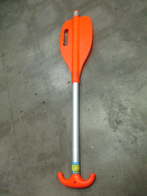 Load image into Gallery viewer, Used Sea Choice Compact Telescopic Paddle 18&quot; - 31&quot; - crack on base
